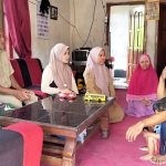 Babinsa Koramil Bakung Laksanakan Kegiatan Anjangsana Dan Pengecekan Kesehatan Anak Penderita Stunting Di Wilayah Binaannya IMG-20240220-WA0042