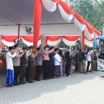 Polres Gresik Berikan Rasa Aman dan Nyaman Kawal Keberangkatan Jamaah Haji IMG-20240522-WA0054
