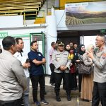 Kapolres Gresik Dampingi Kapolda Jatim Survey SOR Tri Dharma Petrokimia Gresik untuk Bhayangkari Voli Cup 2024 IMG-20240803-WA0041