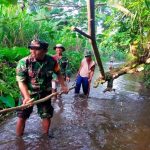 Aksi Positif Babinsa Dan Warga Gaprang, Motori Persatuan Dan Kesatuan Dalam Bentuk Pembersihan Saluran Air IMG-20240815-WA0048
