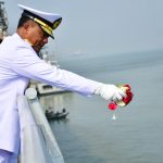 Peringati Hari Pahlawan, Wakil Komandan Puspenerbal Ikuti Upacara Tabur Bunga di Laut IMG-20241110-WA0071
