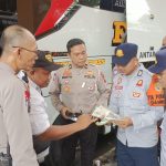 Jelang Nataru, Ditlantas Polda Jatim Laksanakan Ramcek Angkutan Umum dan Tes Urine Pengemudi IMG-20241213-WA0018