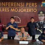 Kapolres Mojokerto Sampaikan Duka Mendalam untuk Keluarga Korban Ledakan di Puri IMG-20250115-WA0034