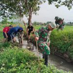 Danramil Ngemplak Pimpin Pembersihan Irigasi Bersama Warga Desa Sawahan IMG-20250118-WA0010