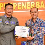 Puspenerbal Terima Penghargaan dari KPKNL atas Prestasi Pemanfaatan BMN Hasil PNBP Kategori Terbesar Petingkat II Tahun 2024 IMG-20250417-WA0067