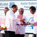 Menkop Budi Arie Setiadi Menyerahan SK Badan Hukum Kopdes/Kel Merah Putih di Papua Tengah. IMG-20250813-WA0008