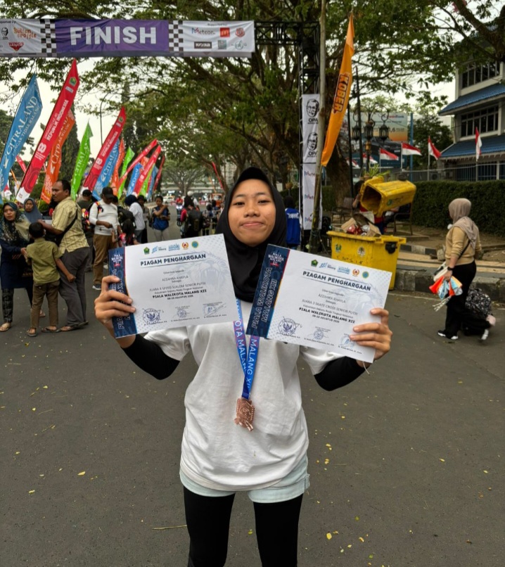 Screenshot_20250816-213218_WhatsApp