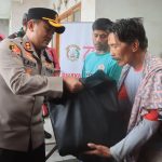 Polres Probolinggo Bantu Warga Terdampak Angin Puting Beliung IMG-20251021-WA0040