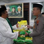 Peringati Hari Santri, Polres Tulungagung Salurkan Bantuan 15 ton Beras untuk 60 Pondok Pesantren IMG-20251026-WA0129