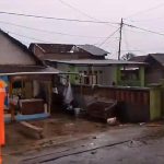 Ratusan Rumah Rusak Diterjang Puting Beliung, Polres Gresik dan BPBD Sigap Bantu Warga IMG-20251206-WA0439
