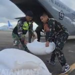TNl AL Dukung Penanganan Bencana Alam Melalui Distribusi Logistik Udara di Aceh IMG-20251224-WA0184