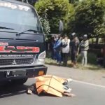 Gagal Menyalip Lewat Bahu Jalan, Remaja Asal Bogor Tewas Dihantam Truk di Depan Pasmar 2 Gedangan IMG_4272